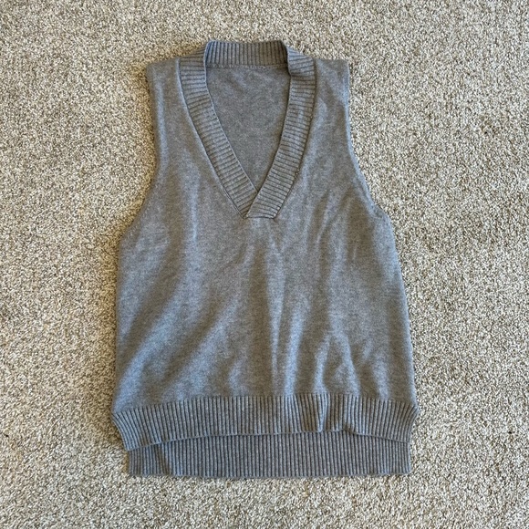 Chunky Grey Sweater Vest - Picture 1 of 4